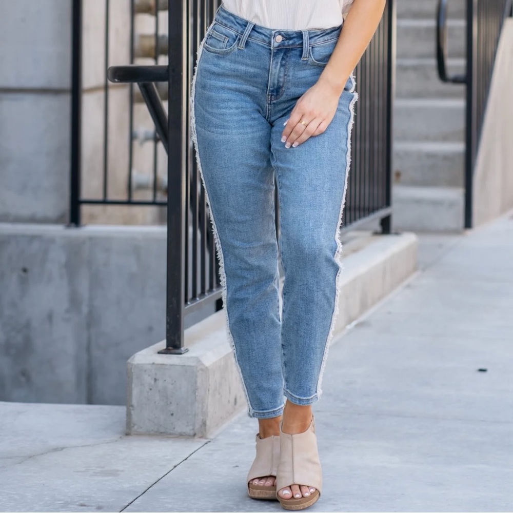 JUDY BLUE Jonesborough High Rise Fray Slim Fit Blue Jeans 22W